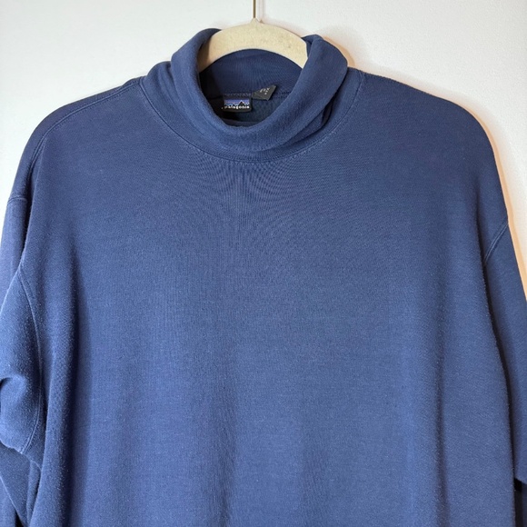 Vintage Patagonia Adult Blue Long Sleeve Base Layer Shirt - Picture 2 of 6